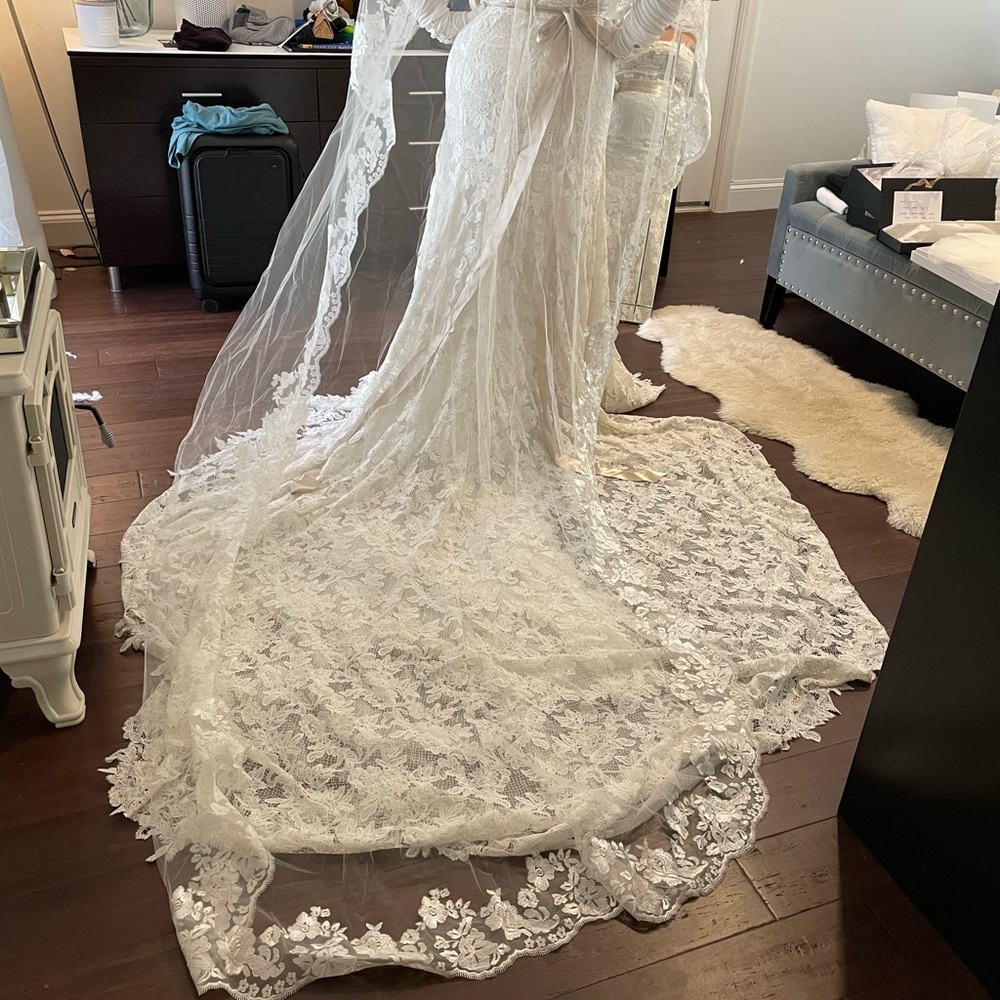 Ivory bridal veil, Wedding veil, Brides & Hairpins Florentine 108” cathedral